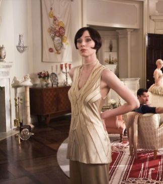 (L-r) ELIZABETH DEBICKI as Jordan Baker, JOEL EDGERTON as Tom Buchanan, CAREY MULLIGAN as Daisy Buchanan and TOBEY MAGUIRE as Nick Carraway in Warner Bros. Pictures’ and Village Roadshow Pictures’ drama “THE GREAT GATSBY,” a Warner Bros. Pictures release.