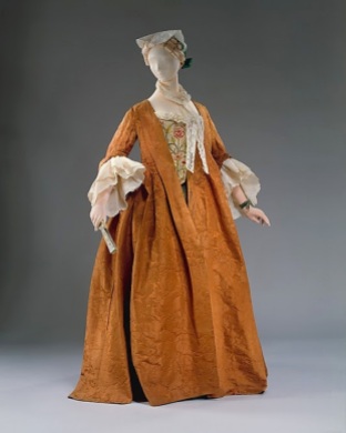 robe-volante-1735-1740-metropolitan-museum